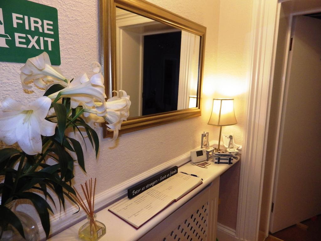 Anglesey House Bed and Breakfast Llandudno Esterno foto