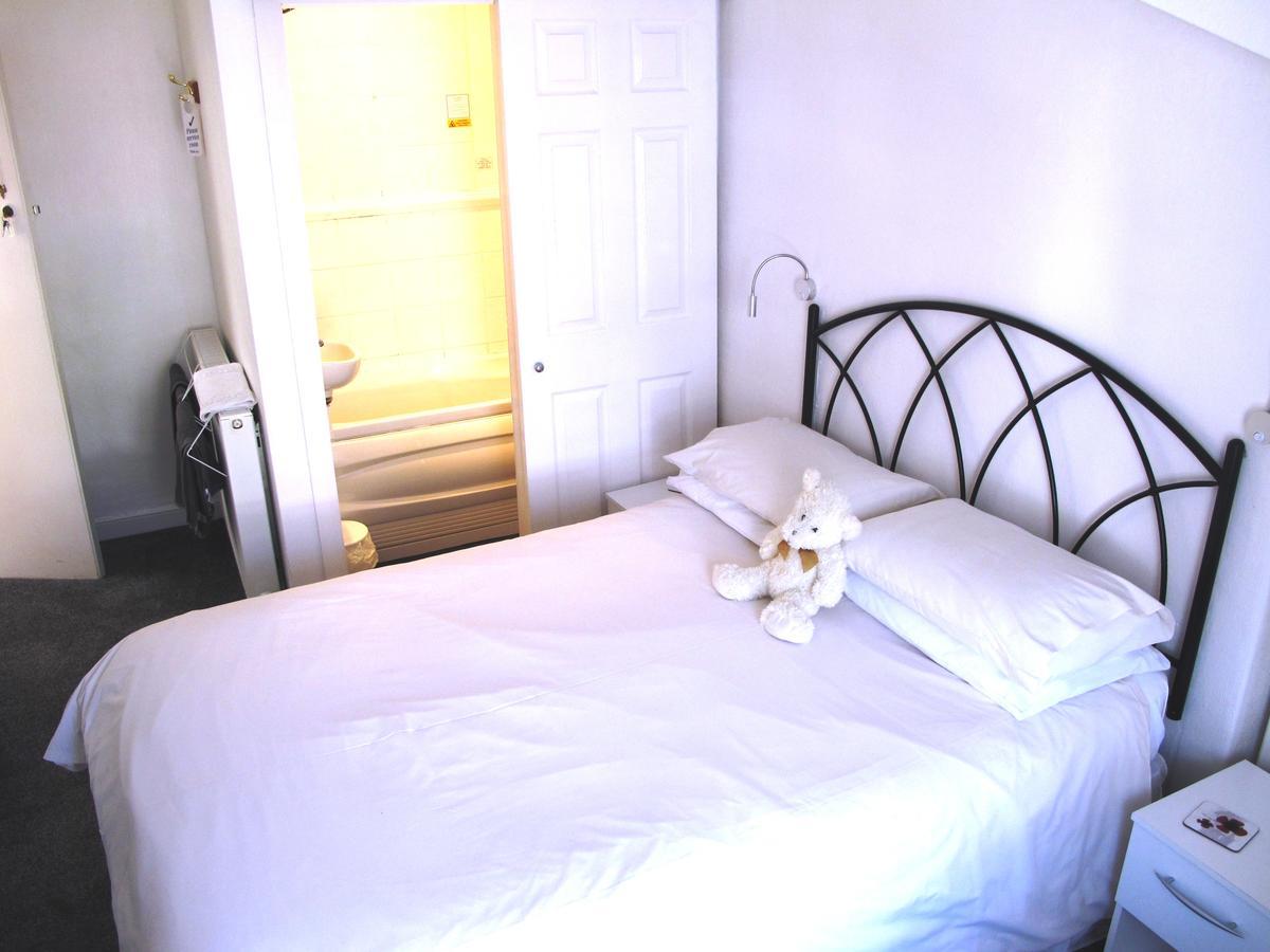 Anglesey House Bed and Breakfast Llandudno Esterno foto