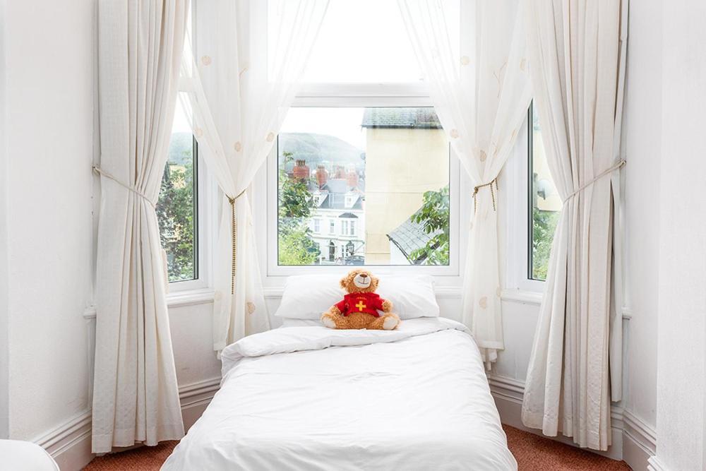 Anglesey House Bed and Breakfast Llandudno Esterno foto